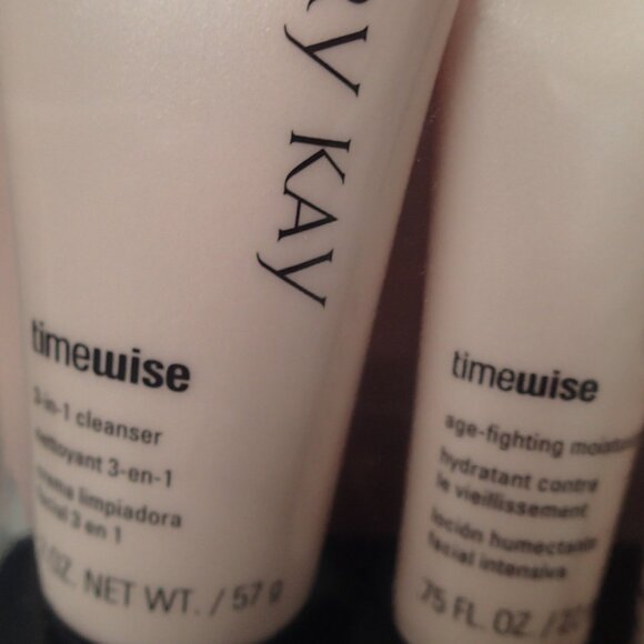 Mary Kay Timewise Trial Miracel Set Normal to Dry Skin - Picture 5 of 6